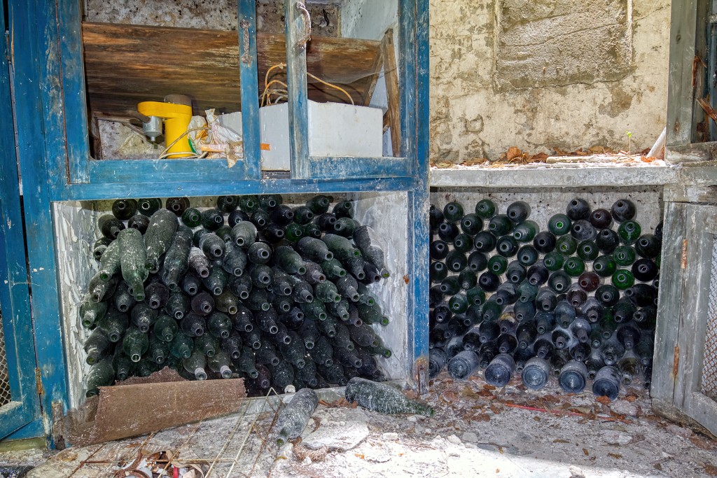 HDR manoir de l'avocat urbex decay verlaten villa lost place places abandoned explorer piano belgie belgique